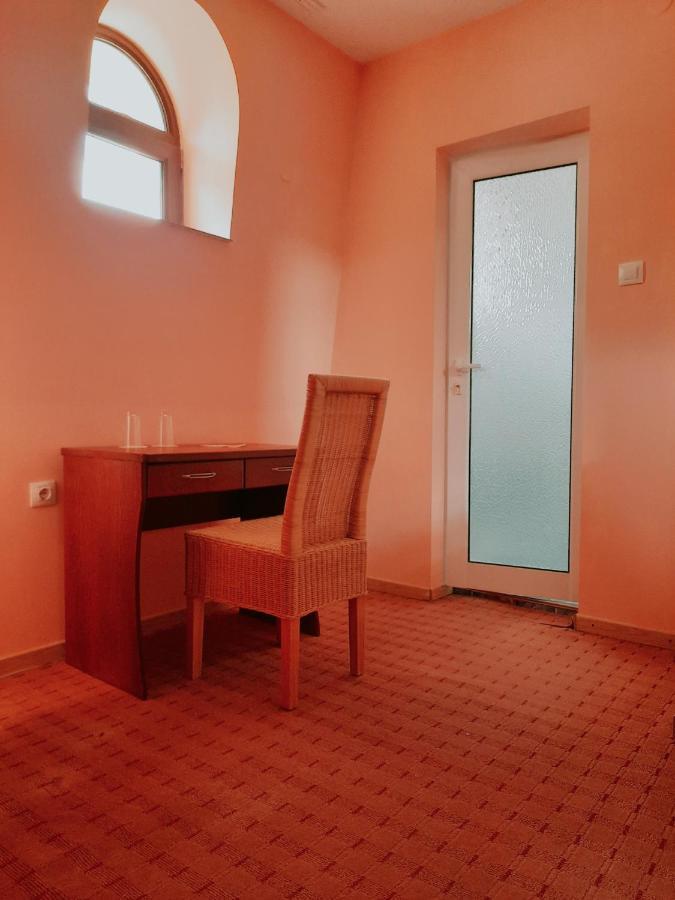 Family Art Hotel Gallery Πλέβεν Εξωτερικό φωτογραφία