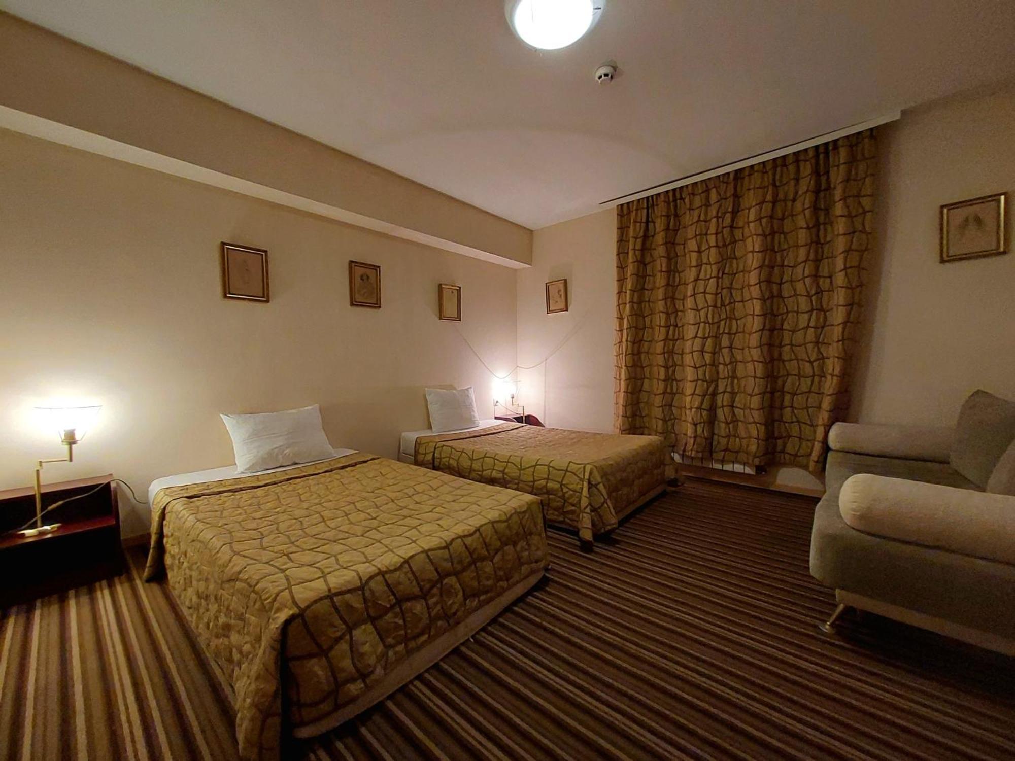 Family Art Hotel Gallery Πλέβεν Εξωτερικό φωτογραφία