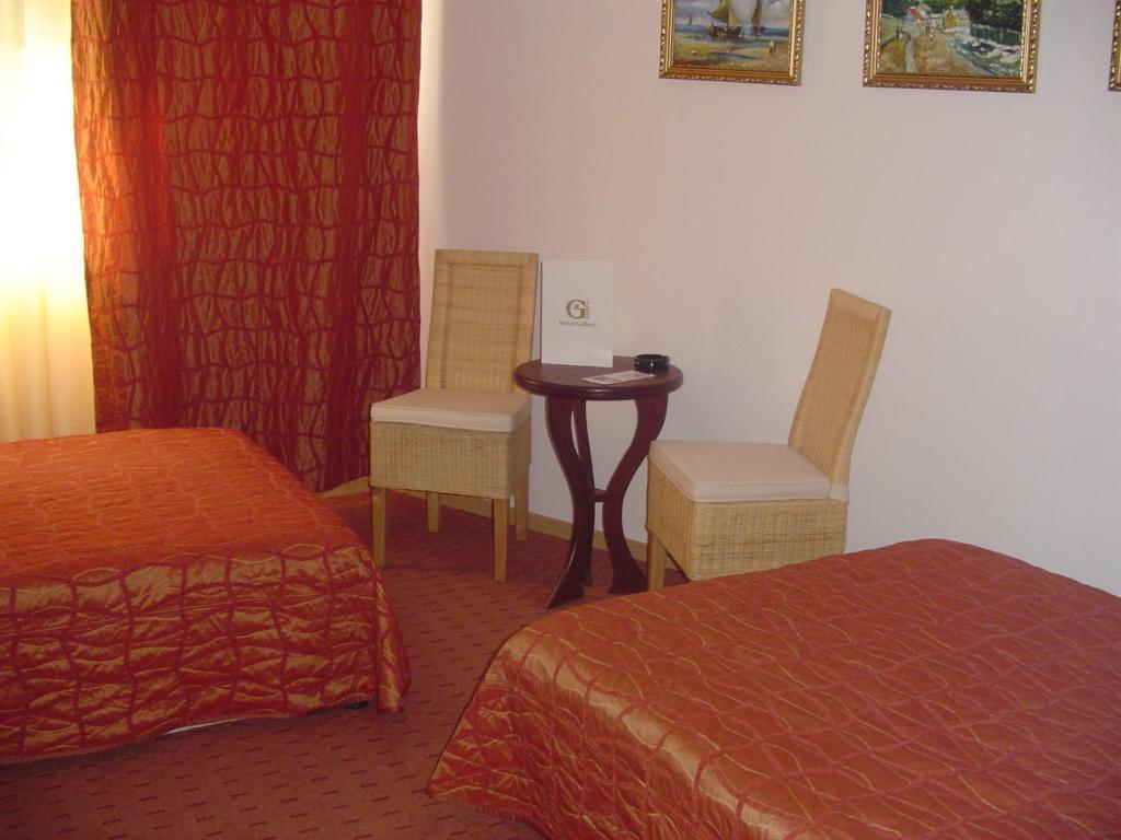 Family Art Hotel Gallery Πλέβεν Δωμάτιο φωτογραφία